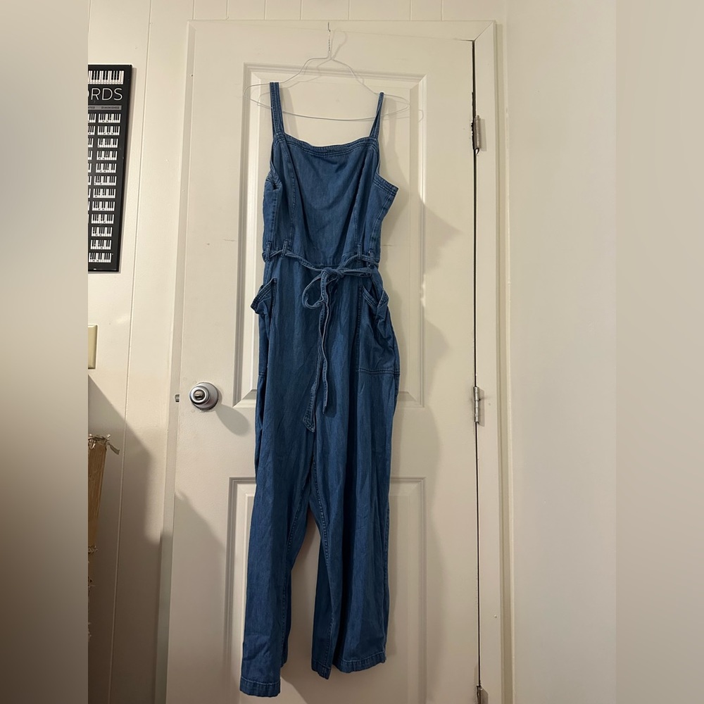 Plus Size Denim Chambray Jumpsuit with belt and wide legs